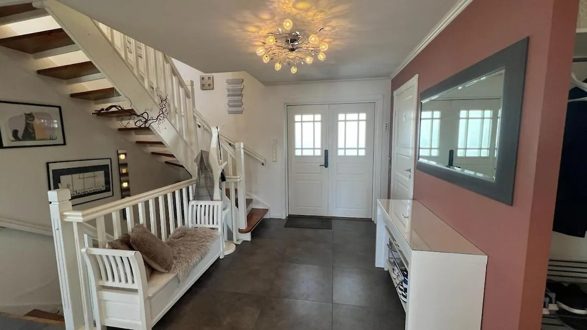 Villa With Heated Pool And Magnificent View برغن