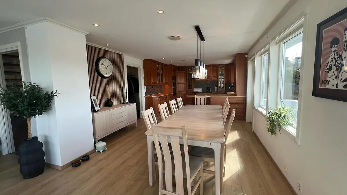 Villa With Heated Pool And Magnificent View برغن 0*,  النرويج