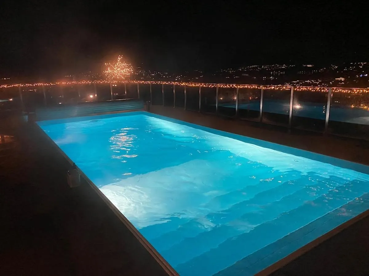 Villa With Heated Pool And Magnificent View برغن